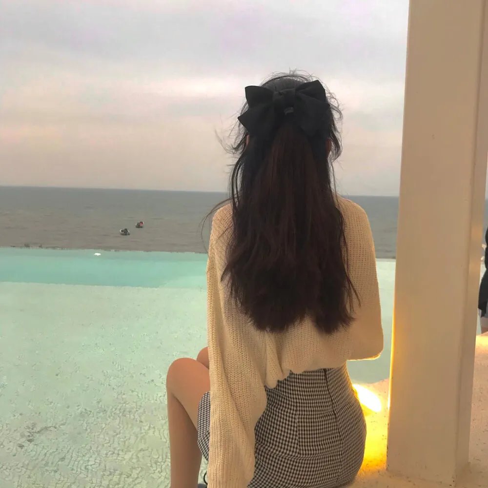 静悄悄的雨首屏海报