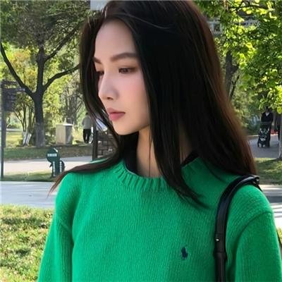罗莎娜封面